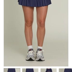 NWT Gold Hinge 15” Navy Blue Pleated Skirt